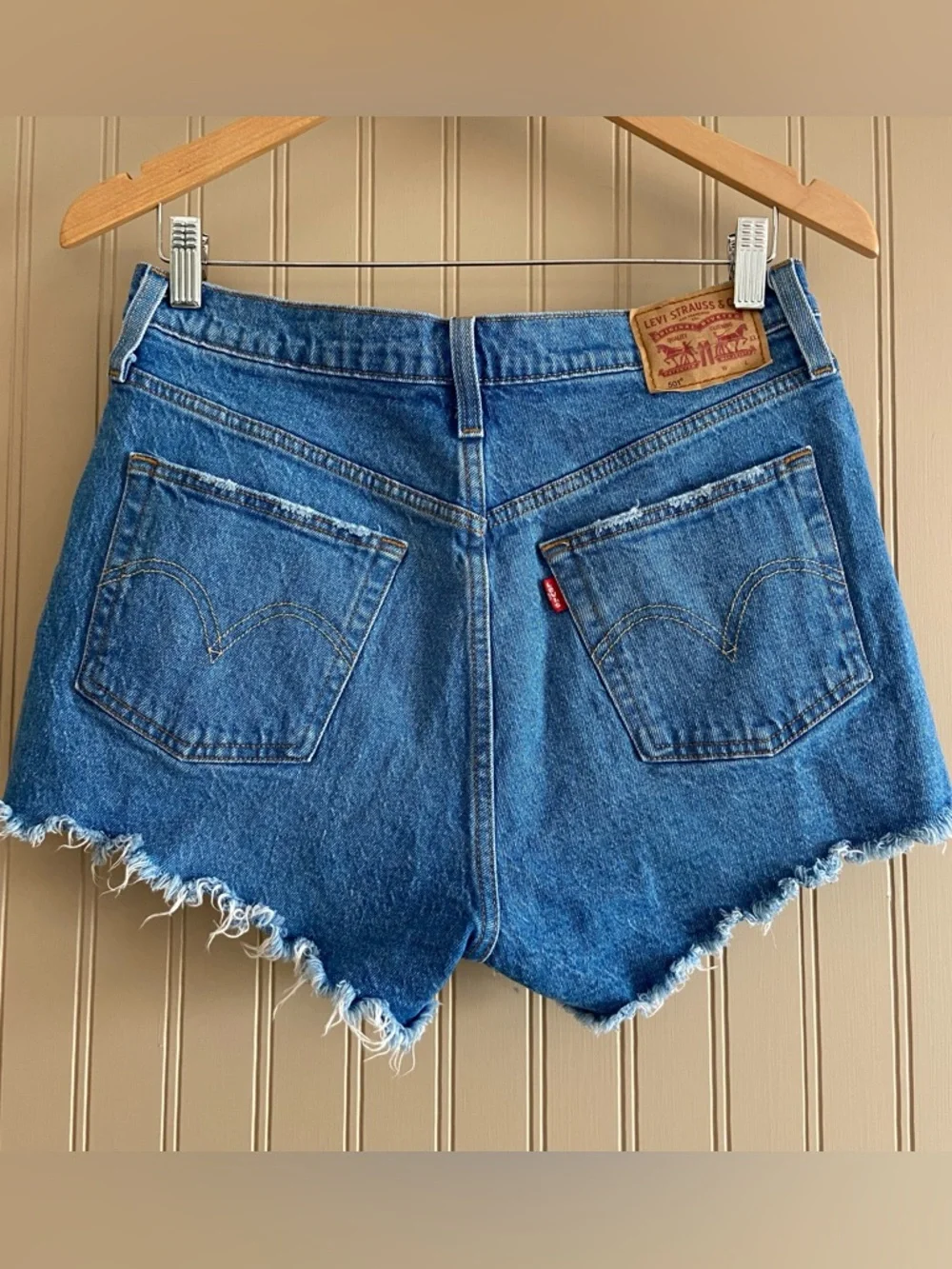 Levi’s 501 Original Cut Off Shorts Light Wash Blue Distressed Jeans Women’s 29 - Picture 4 of 7